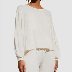 Onzie Om Top in Sea Salt - Size S/M